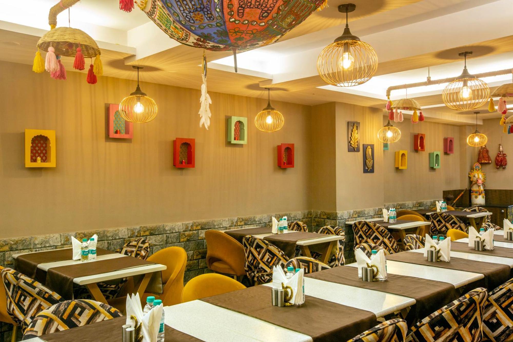 Cardinal Express Oxmo Igi Airport Delhi Hotel 4*