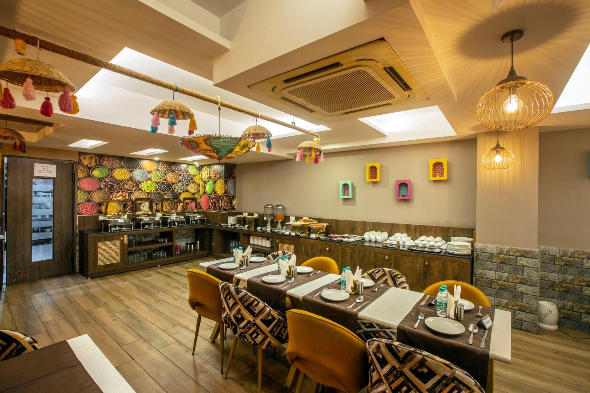 Cardinal Express Oxmo Igi Airport Delhi 4*